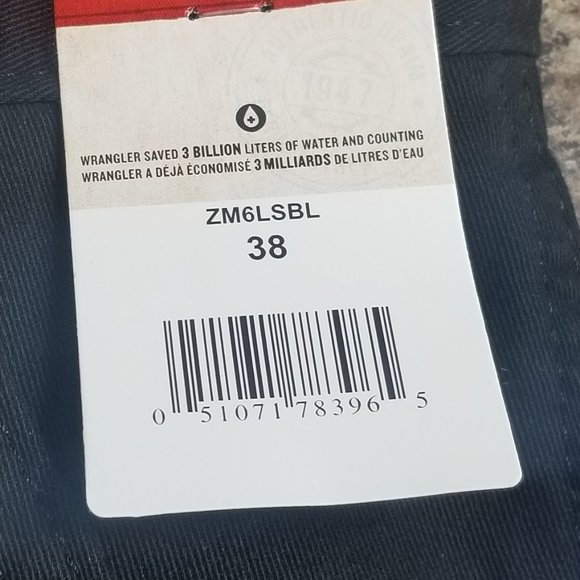 Men's Wrangler Blue Black Cargo Gorpcore Shorts  Size 38 NWT - Picture 9 of 9